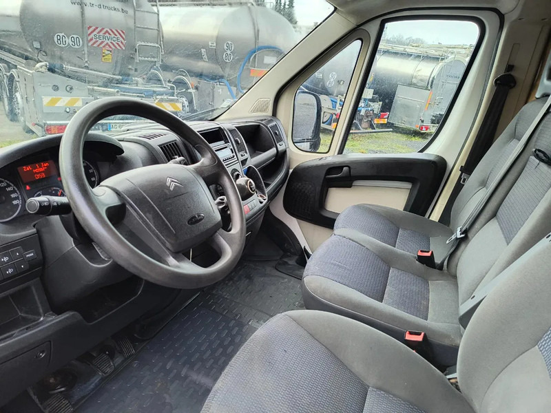 Interior photo 1: Small van, Combi van Citroën Jumper 2012 - 141000 KM - *FOR EXPORT OUTSIDE EU* Interior photo 1: Small van, Combi van Citroën Jumper 2012 - 141000 KM - *FOR EXPORT OUTSIDE EU*