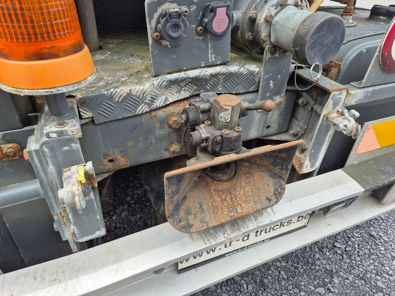 Leasing of DAF CF 85.410 18000L FUEL/CARBURANT - DOUBLE PUMP + COUNTER - 5 COMP DAF CF 85.410 18000L FUEL/CARBURANT - DOUBLE PUMP + COUNTER - 5 COMP: picture 16