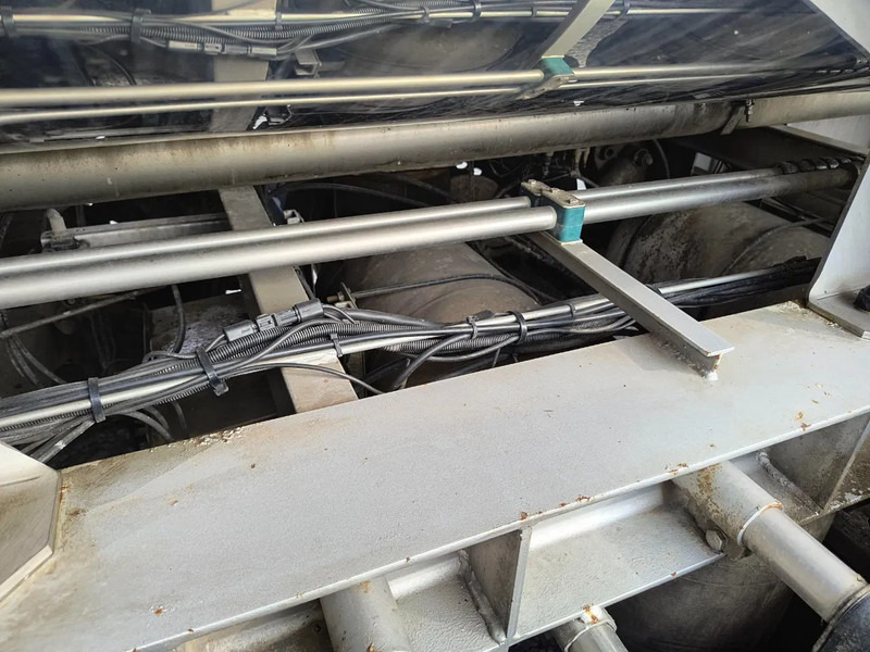 Tank semi-trailer for transportation of milk ETA 29000L INSULATED INOX TANK - 1 COMP - PUMP: picture 13