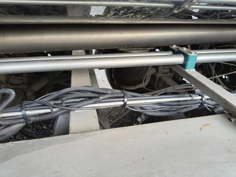 Tank semi-trailer for transportation of milk ETA 29000L INSULATED INOX TANK - 1 COMP - PUMP: picture 11
