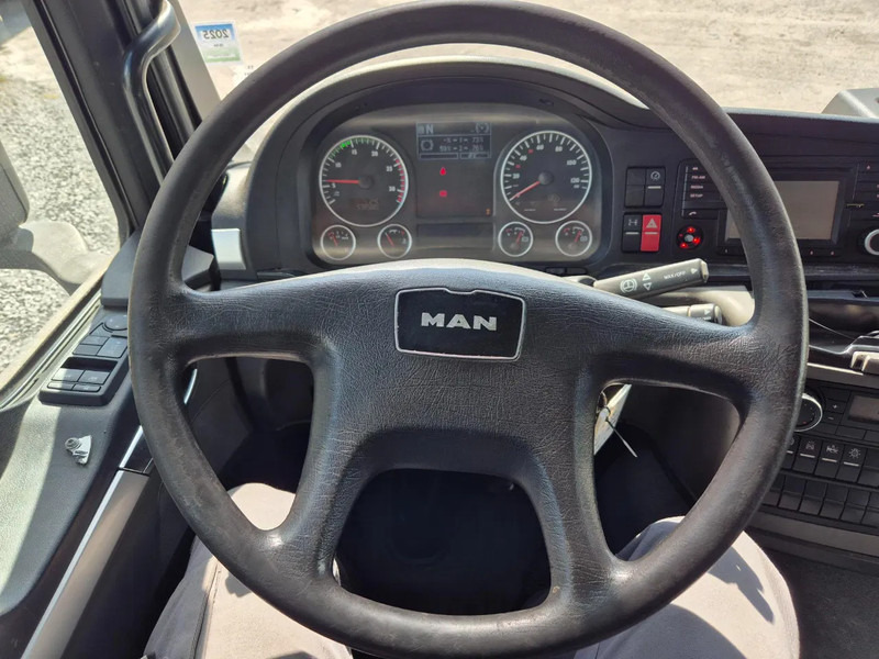 Leasing of MAN TGS 18.320 COOLING TRUCK - D'HOLLANDIA TAILLIFT MAN TGS 18.320 COOLING TRUCK - D'HOLLANDIA TAILLIFT: picture 10 Leasing of MAN TGS 18.320 COOLING TRUCK - D'HOLLANDIA TAILLIFT MAN TGS 18.320 COOLING TRUCK - D'HOLLANDIA TAILLIFT: picture 10