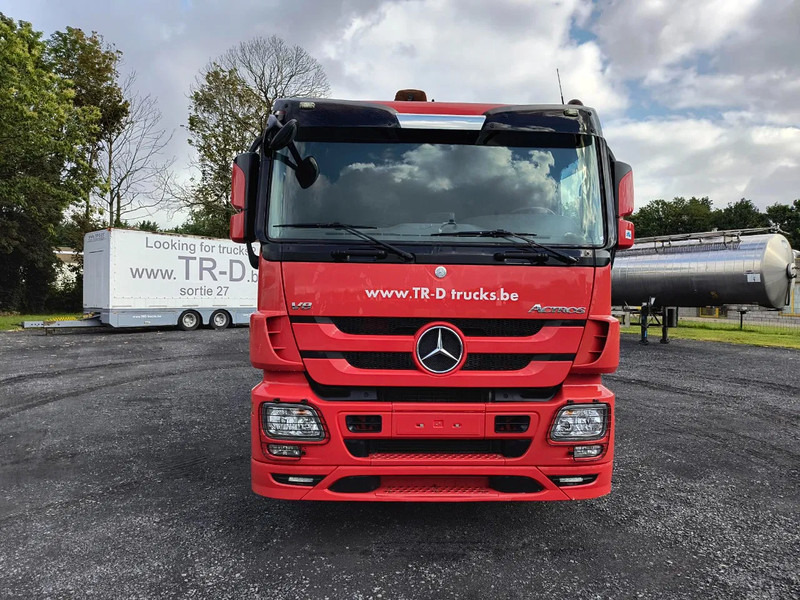 Mercedes-Benz Actros 3360 V8 - CHASSIS (NO CRANE) - 6X4 - Cab chassis truck: picture 2 Mercedes-Benz Actros 3360 V8 - CHASSIS (NO CRANE) - 6X4 - Cab chassis truck: picture 2