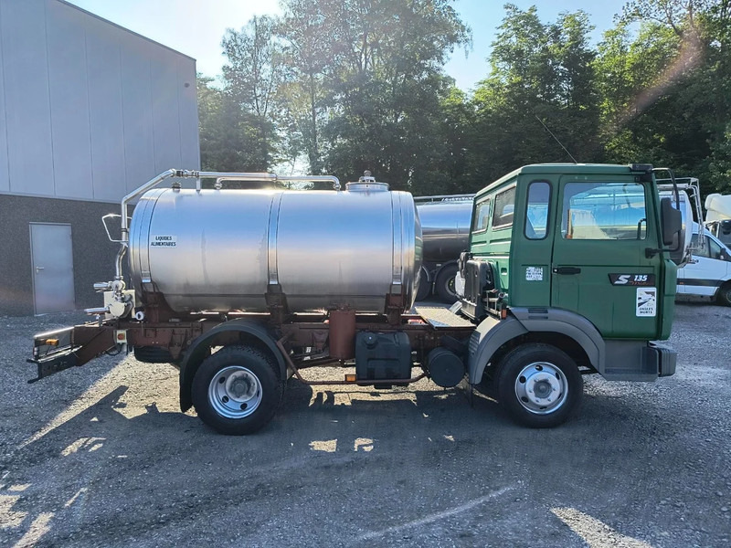 Renault Midliner S135 - ONLY 54 400KM - SMALL TANK 3680L INSULATED INOX - Tank truck: picture 4 Renault Midliner S135 - ONLY 54 400KM - SMALL TANK 3680L INSULATED INOX - Tank truck: picture 4