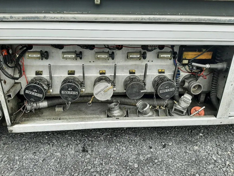 Tank semi-trailer for transportation of fuel Stokota FUEL TANK 42000 L - 5 COMPARTMENTS: picture 6