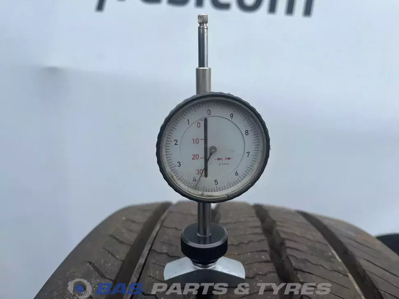 Continental Continental 315/70R22.5 Hybrid HS5 156/150 M+S 3PMSF gebruikte set - Tire for Truck: picture 3 Continental Continental 315/70R22.5 Hybrid HS5 156/150 M+S 3PMSF gebruikte set - Tire for Truck: picture 3