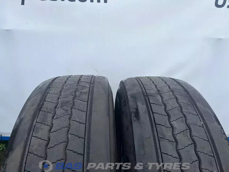 Continental Continental 315/70R22.5 Hybrid HS5 156/150 M+S 3PMSF gebruikte set - Tire for Truck: picture 2 Continental Continental 315/70R22.5 Hybrid HS5 156/150 M+S 3PMSF gebruikte set - Tire for Truck: picture 2