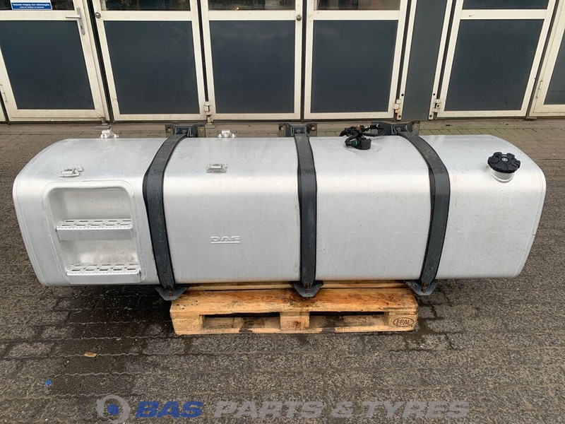 DAF Brandstoftank DAF 845 Liter 1904724 - Fuel tank for Truck: picture 1 DAF Brandstoftank DAF 845 Liter 1904724 - Fuel tank for Truck: picture 1
