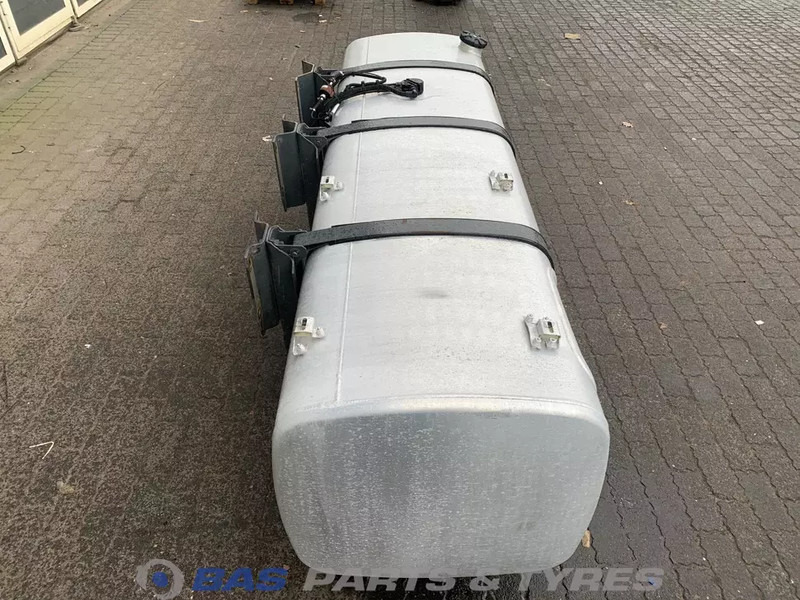 DAF Brandstoftank DAF 845 Liter 1904724 - Fuel tank for Truck: picture 4 DAF Brandstoftank DAF 845 Liter 1904724 - Fuel tank for Truck: picture 4