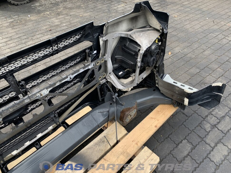 DAF CF Euro 6 Bumper DAF 1837644 - Bumper for Truck: picture 5 DAF CF Euro 6 Bumper DAF 1837644 - Bumper for Truck: picture 5
