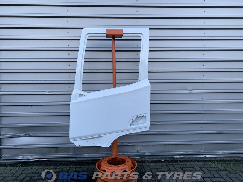 DAF XG - Door and parts for Truck: picture 1 DAF XG - Door and parts for Truck: picture 1