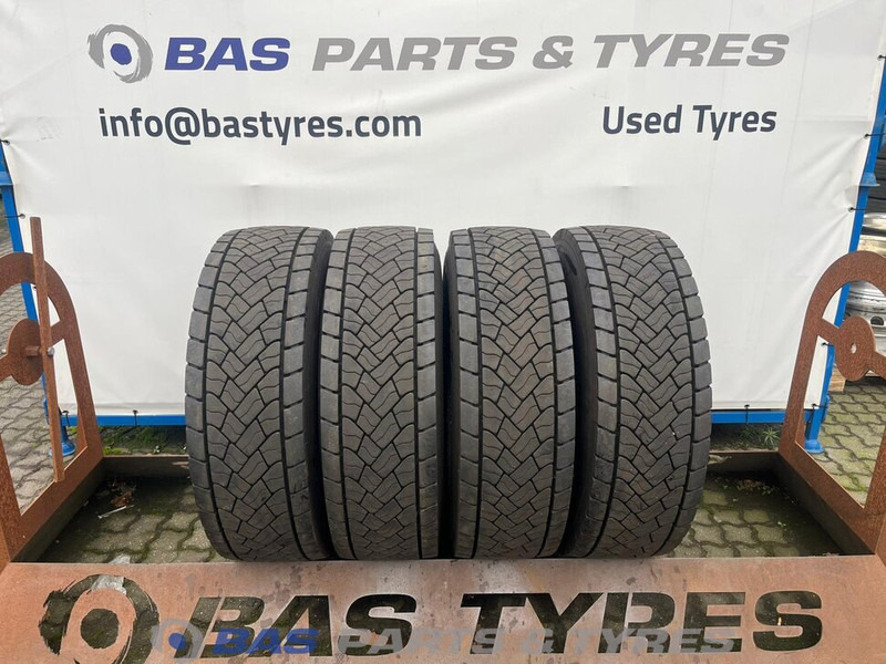 DUNLOP Dunlop 315/70R22.5 SP446 154/152 M M+S 3PMSF gebruikte set - Tire for Truck: picture 1 DUNLOP Dunlop 315/70R22.5 SP446 154/152 M M+S 3PMSF gebruikte set - Tire for Truck: picture 1