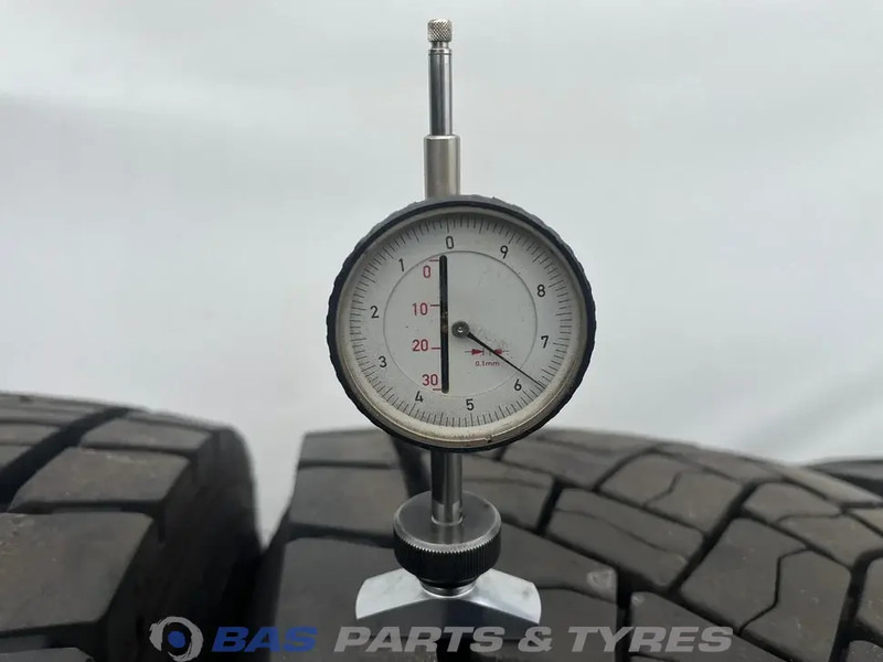 DUNLOP Dunlop 315/70R22.5 SP446 154/152 M M+S 3PMSF gebruikte set - Tire for Truck: picture 3 DUNLOP Dunlop 315/70R22.5 SP446 154/152 M M+S 3PMSF gebruikte set - Tire for Truck: picture 3
