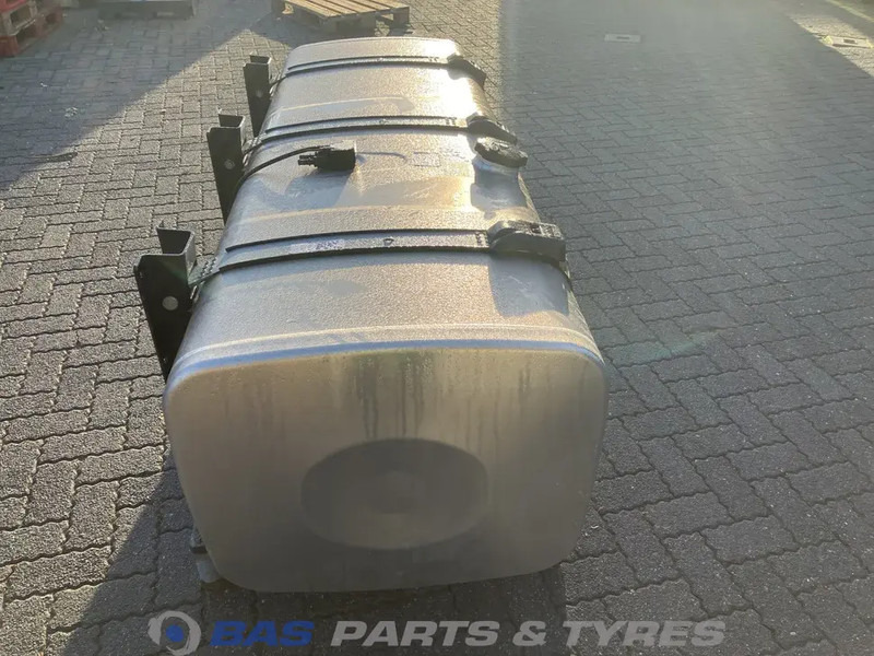 MAN Brandstoftank MAN 700 Liter 81122015710 - Fuel tank for Truck: picture 4 MAN Brandstoftank MAN 700 Liter 81122015710 - Fuel tank for Truck: picture 4