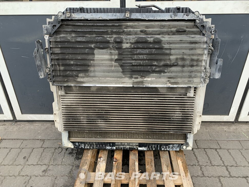 Mercedes-Benz Actros MP4 Koelerpakket Mercedes OM471LA 480 A 960 500 00 02 - Radiator for Truck: picture 1 Mercedes-Benz Actros MP4 Koelerpakket Mercedes OM471LA 480 A 960 500 00 02 - Radiator for Truck: picture 1