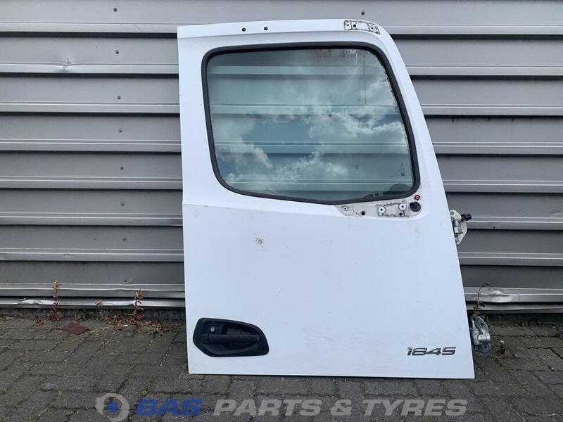 Mercedes-Benz Actros MP4 - Door and parts for Truck: picture 1 Mercedes-Benz Actros MP4 - Door and parts for Truck: picture 1