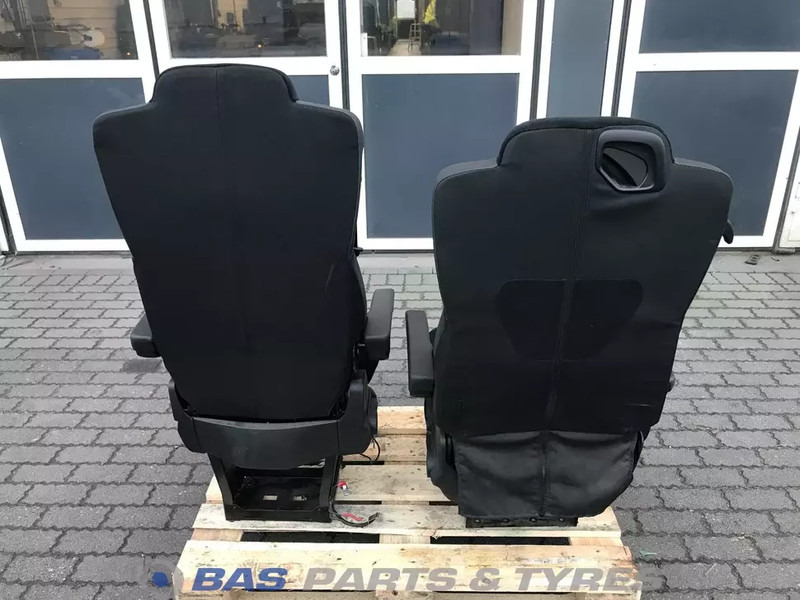 Mercedes-Benz Actros MP4 Stoelen set Mercedes A 960 910 75 01 - Seat for Truck: picture 3 Mercedes-Benz Actros MP4 Stoelen set Mercedes A 960 910 75 01 - Seat for Truck: picture 3
