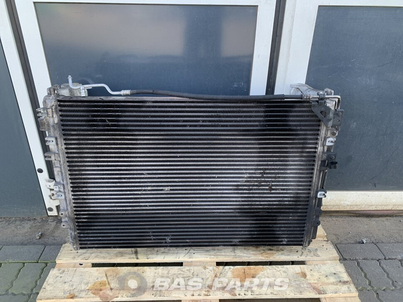 Mercedes-Benz Antos MP4 - Intercooler for Truck: picture 2 Mercedes-Benz Antos MP4 - Intercooler for Truck: picture 2