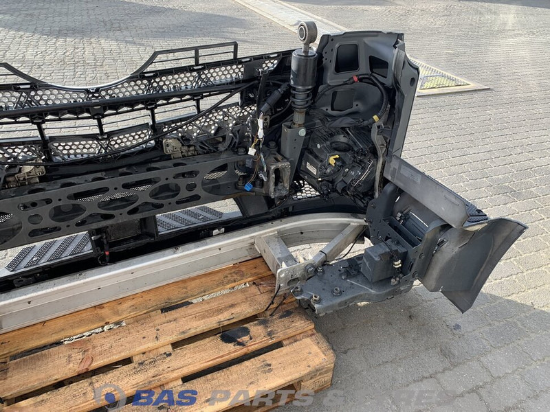 Mercedes-Benz Antos MP4 - Bumper for Truck: picture 4 Mercedes-Benz Antos MP4 - Bumper for Truck: picture 4