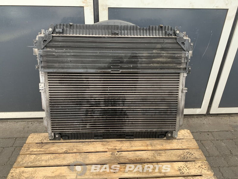 Mercedes-Benz Antos MP4 - Radiator for Truck: picture 2 Mercedes-Benz Antos MP4 - Radiator for Truck: picture 2