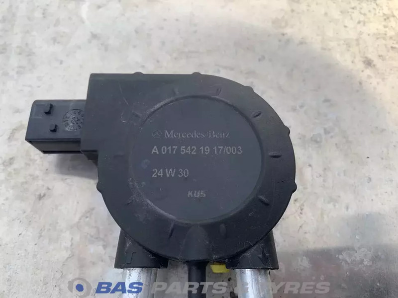 Mercedes-Benz Brandstoftank Mercedes 290 Liter A 009 542 81 18 - Fuel tank for Truck: picture 5 Mercedes-Benz Brandstoftank Mercedes 290 Liter A 009 542 81 18 - Fuel tank for Truck: picture 5