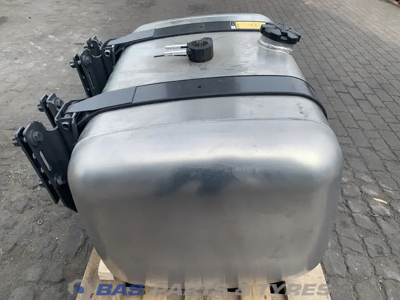 Mercedes-Benz Brandstoftank Mercedes 290 Liter A 960 470 00 04 - Fuel tank for Truck: picture 4 Mercedes-Benz Brandstoftank Mercedes 290 Liter A 960 470 00 04 - Fuel tank for Truck: picture 4