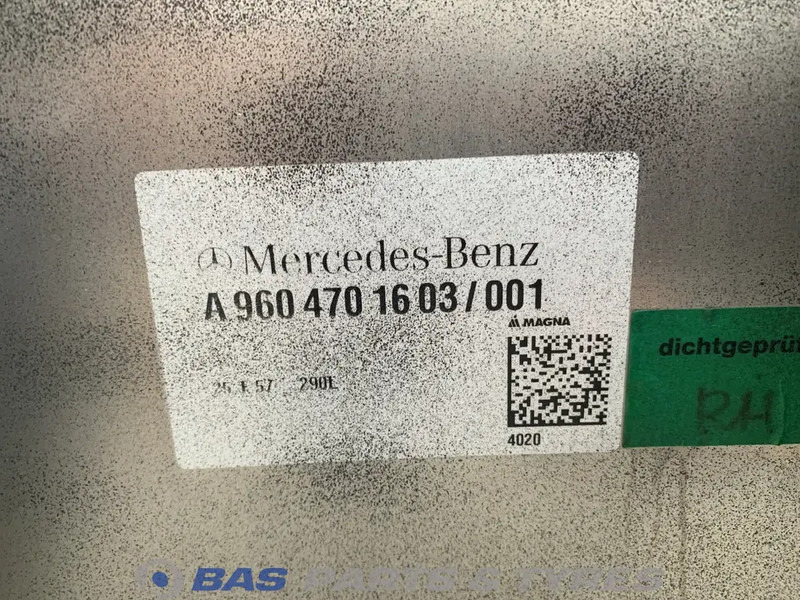 Mercedes-Benz Brandstoftank Mercedes 290 Liter A 960 470 00 04 - Fuel tank for Truck: picture 5 Mercedes-Benz Brandstoftank Mercedes 290 Liter A 960 470 00 04 - Fuel tank for Truck: picture 5