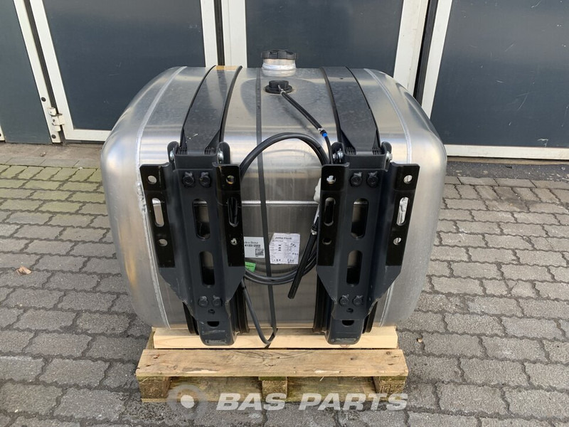 Mercedes-Benz - Fuel tank for Truck: picture 3 Mercedes-Benz - Fuel tank for Truck: picture 3