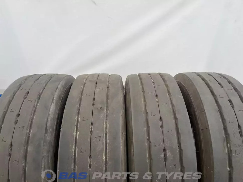 Michelin Michelin 205/65R17.5 X Multi T2 132/130 J M+S 3PMSF gebruikte set - Tire for Truck: picture 2 Michelin Michelin 205/65R17.5 X Multi T2 132/130 J M+S 3PMSF gebruikte set - Tire for Truck: picture 2