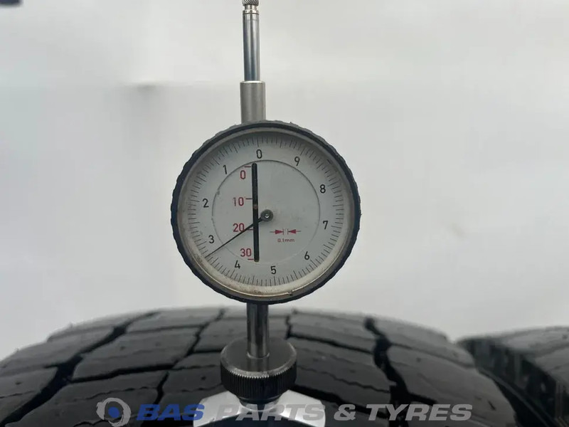 Michelin Remix Michelin Remix 295/60R22.5 X Multi D 150/147 M+S 3PMSF gebruikte set - Tire for Truck: picture 3 Michelin Remix Michelin Remix 295/60R22.5 X Multi D 150/147 M+S 3PMSF gebruikte set - Tire for Truck: picture 3