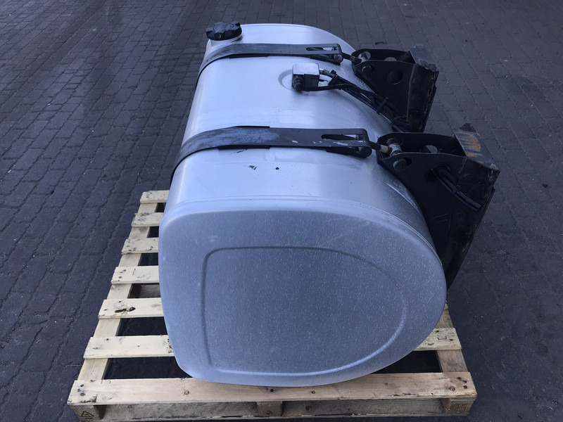 Renault Brandstoftank Renault 490 Liter G0000182 - Fuel tank for Truck: picture 2 Renault Brandstoftank Renault 490 Liter G0000182 - Fuel tank for Truck: picture 2