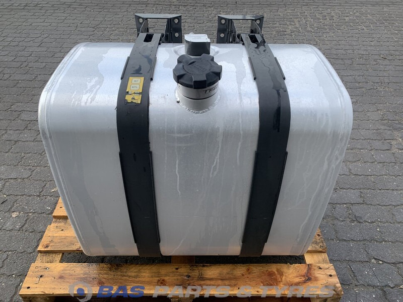 Renault - Fuel tank for Truck: picture 1 Renault - Fuel tank for Truck: picture 1