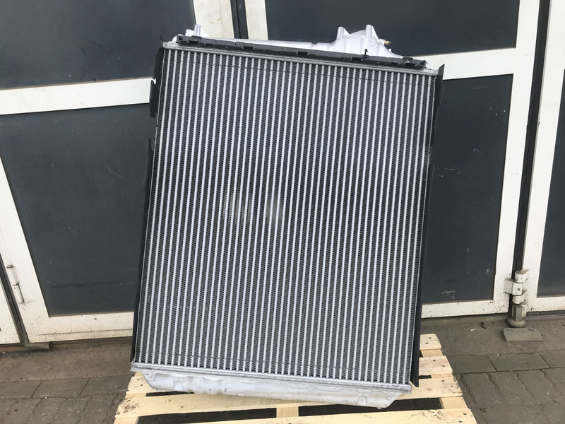 Renault - Intercooler for Truck: picture 2 Renault - Intercooler for Truck: picture 2