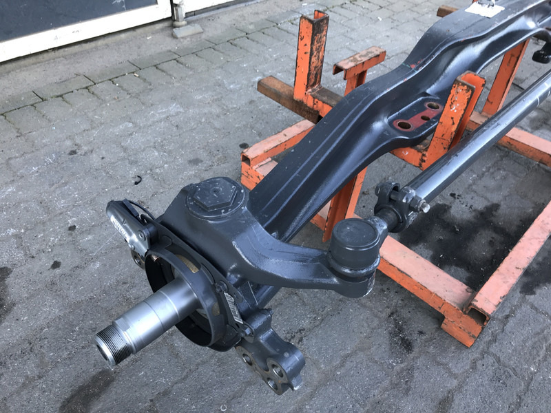 Renault  - Front axle for Truck: picture 3 Renault  - Front axle for Truck: picture 3
