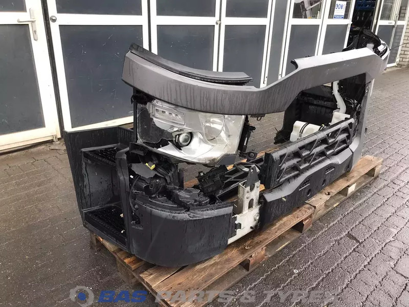 Renault T-Serie Bumper Renault 7482540689 - Bumper for Truck: picture 3 Renault T-Serie Bumper Renault 7482540689 - Bumper for Truck: picture 3