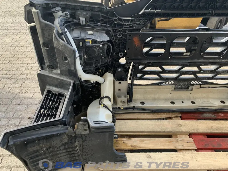 Renault T-Serie - Bumper for Truck: picture 4 Renault T-Serie - Bumper for Truck: picture 4