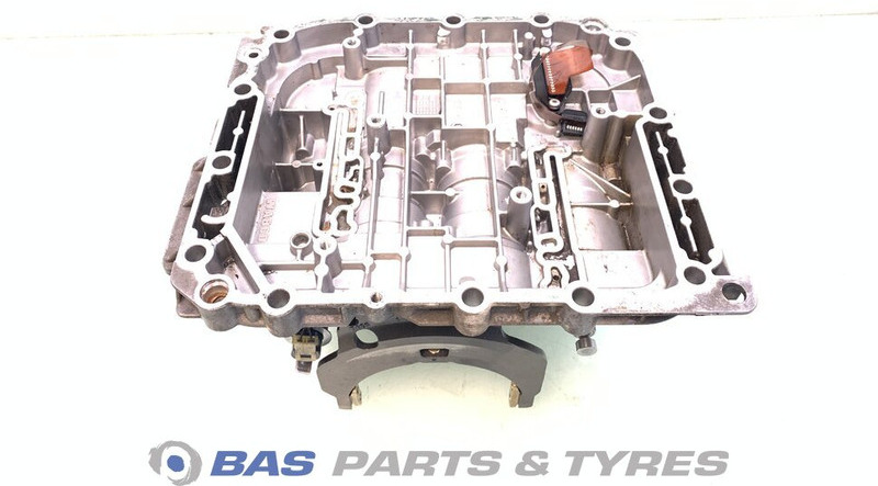 Renault Versnellingsbakdeksel Renault 7421244590 - Gearbox for Truck: picture 1 Renault Versnellingsbakdeksel Renault 7421244590 - Gearbox for Truck: picture 1