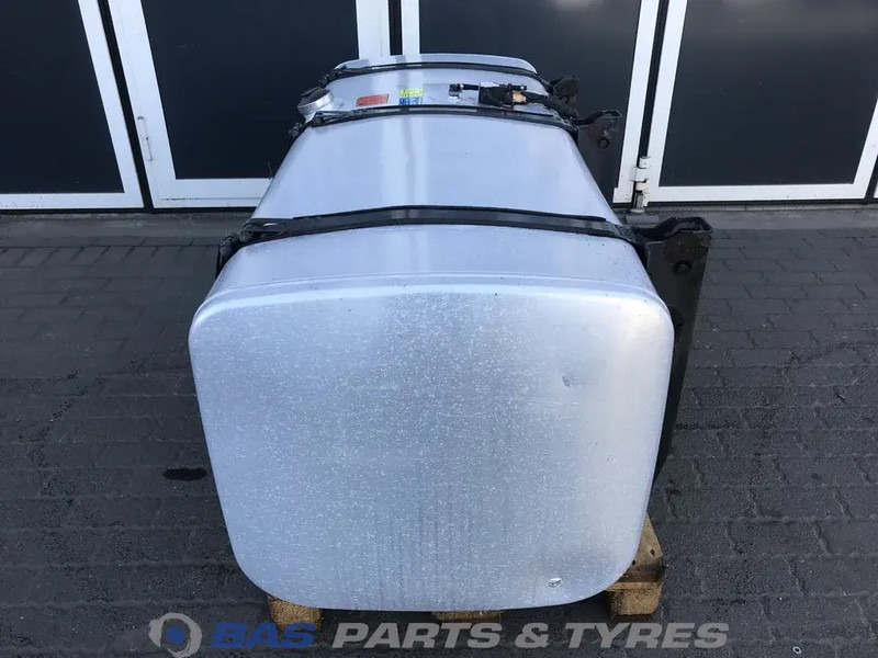 Scania Brandstoftank Scania 700 Liter 1790948 - Fuel tank for Truck: picture 4 Scania Brandstoftank Scania 700 Liter 1790948 - Fuel tank for Truck: picture 4