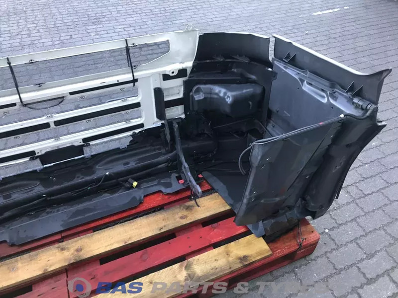 Scania R-Serie Bumper Scania 1885940 - Bumper for Truck: picture 5 Scania R-Serie Bumper Scania 1885940 - Bumper for Truck: picture 5
