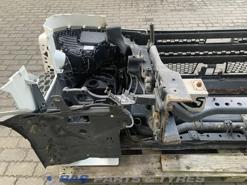 Scania R-Serie Bumper Scania 3082333 - Bumper for Truck: picture 4 Scania R-Serie Bumper Scania 3082333 - Bumper for Truck: picture 4