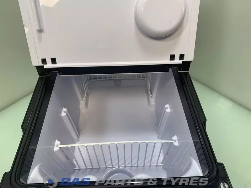 DAF XF106 Koelkast DAF 40 Liter 1845851 - Spare parts for Truck: picture 4 DAF XF106 Koelkast DAF 40 Liter 1845851 - Spare parts for Truck: picture 4