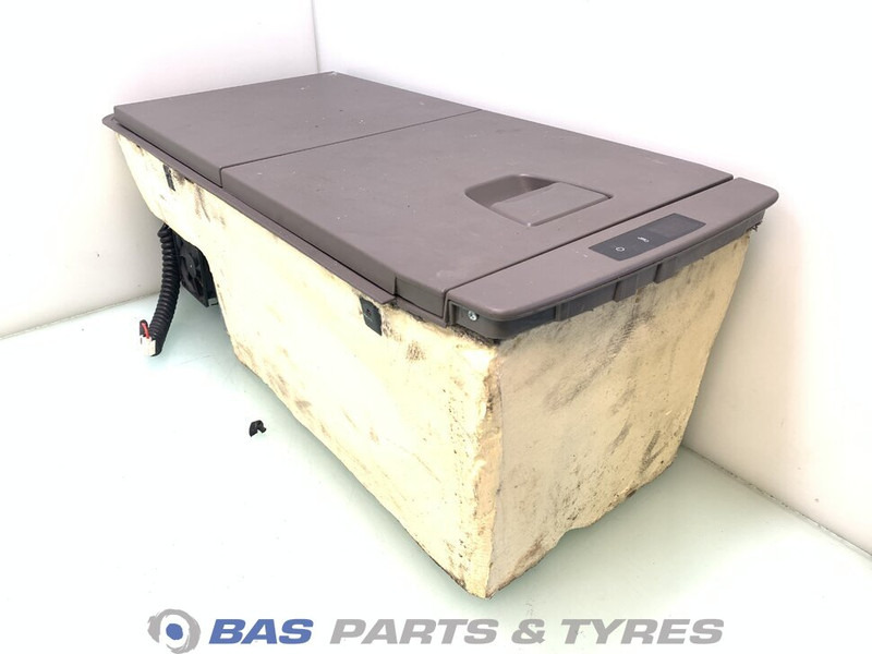 Scania R-Serie NextGen Koelkast Scania 30 Liter 2706544 - Spare parts for Truck: picture 1 Scania R-Serie NextGen Koelkast Scania 30 Liter 2706544 - Spare parts for Truck: picture 1