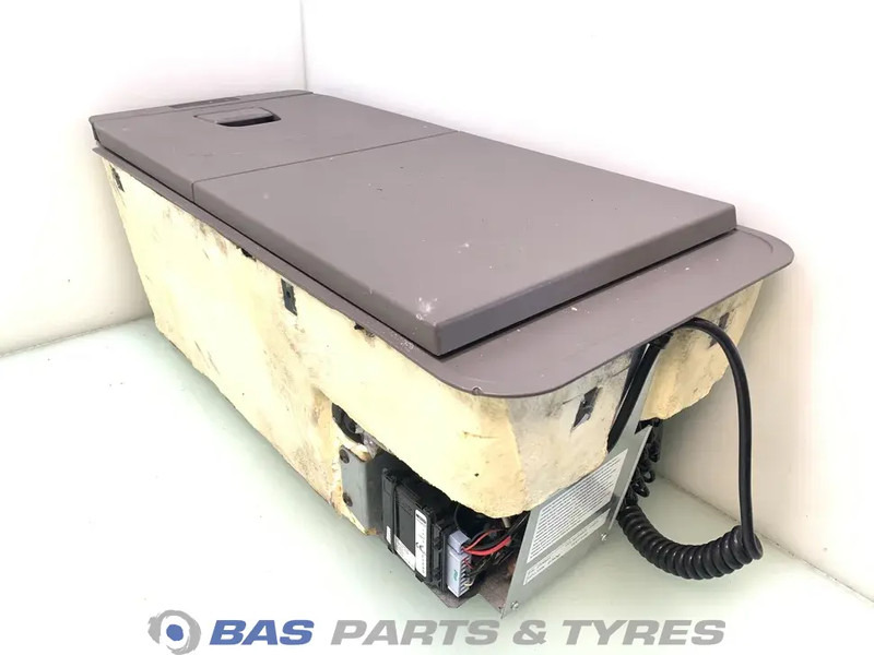 Scania R-Serie NextGen Koelkast Scania 30 Liter 2706544 - Spare parts for Truck: picture 3 Scania R-Serie NextGen Koelkast Scania 30 Liter 2706544 - Spare parts for Truck: picture 3