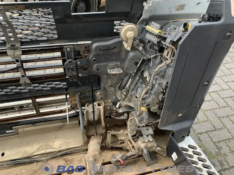 Volvo FH4 Bumper Volvo 82139942 - Bumper for Truck: picture 5 Volvo FH4 Bumper Volvo 82139942 - Bumper for Truck: picture 5