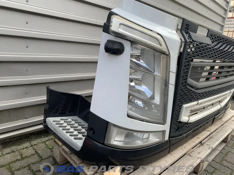 Volvo FH4 Bumper Volvo 82139942 - Bumper for Truck: picture 3 Volvo FH4 Bumper Volvo 82139942 - Bumper for Truck: picture 3
