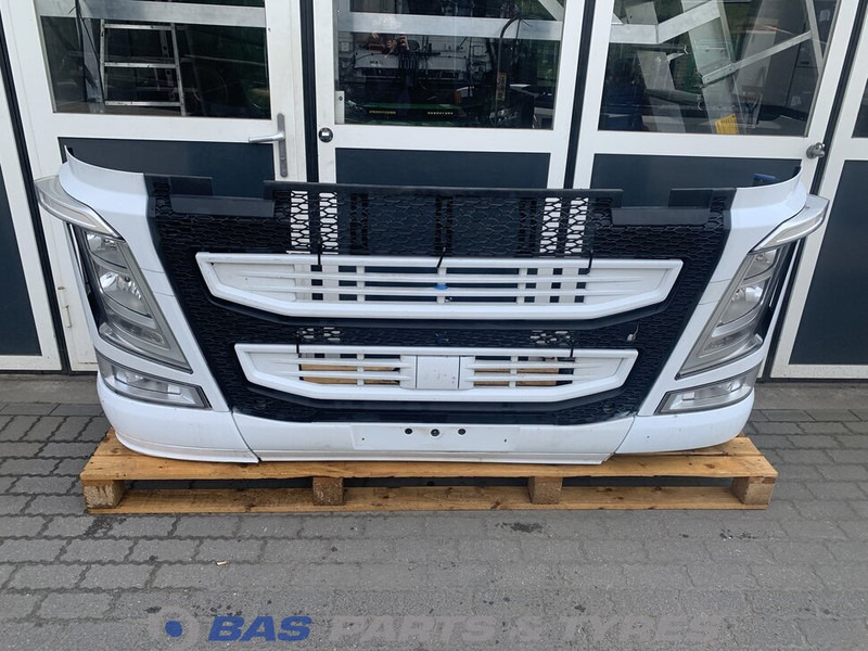 Volvo FH4 - Bumper for Truck: picture 1 Volvo FH4 - Bumper for Truck: picture 1