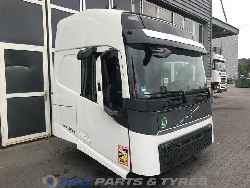 Volvo FH4 Volvo Globetrotter L2H2 82219166 - Cab and interior for Truck: picture 2 Volvo FH4 Volvo Globetrotter L2H2 82219166 - Cab and interior for Truck: picture 2