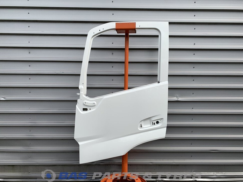 Volvo FM5 - Door and parts for Truck: picture 1 Volvo FM5 - Door and parts for Truck: picture 1