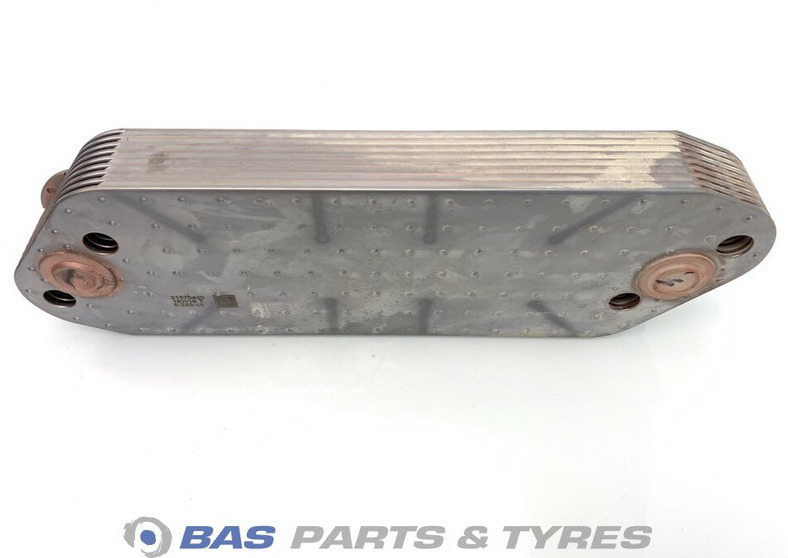 Volvo Oliekoeler Volvo 21370430 - Oil cooler for Truck: picture 1 Volvo Oliekoeler Volvo 21370430 - Oil cooler for Truck: picture 1