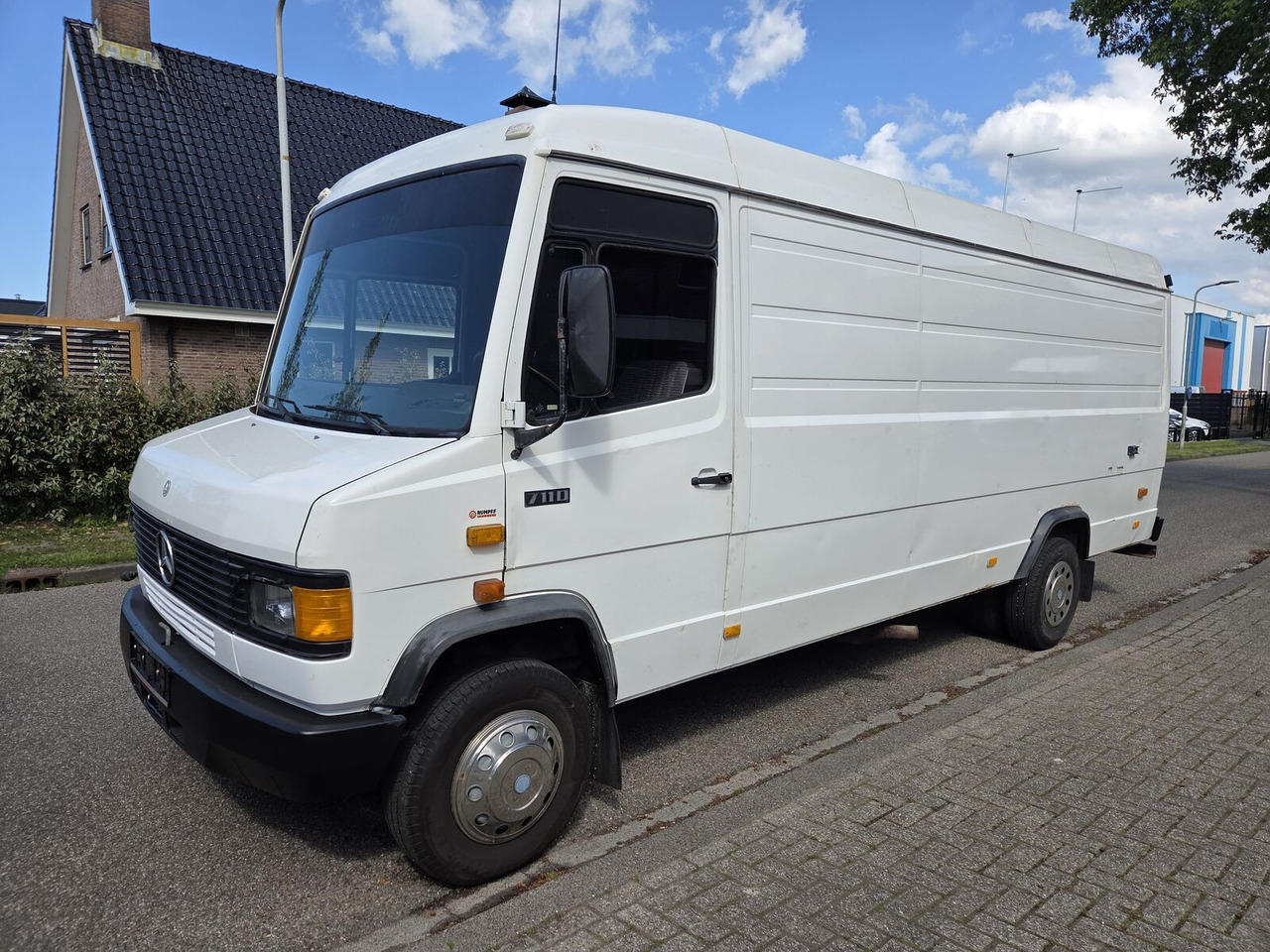 Mercedes-Benz 711D Vario Ecovan (1986) gesloten bestelwagen - Panel van: picture 1 Mercedes-Benz 711D Vario Ecovan (1986) gesloten bestelwagen - Panel van: picture 1