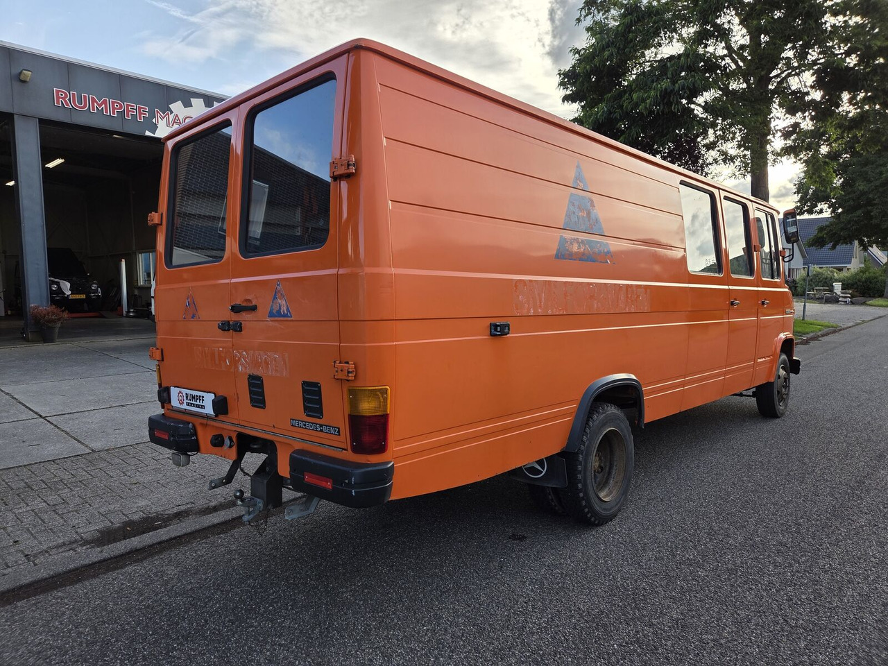 Mercedes-Benz L 608 D dubbel cabine (26700 km) goederen en personen bestelwagen - Passenger van: picture 3 Mercedes-Benz L 608 D dubbel cabine (26700 km) goederen en personen bestelwagen - Passenger van: picture 3